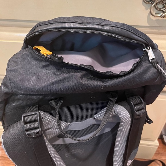 Dueter Hiking Backpack Futura 32 - Picture 2 of 13